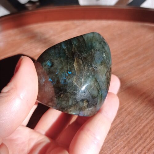 Petite forme libre Labradorite - Image 2