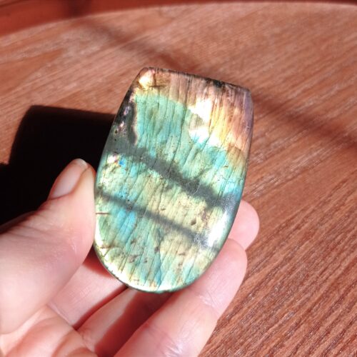 Petite forme libre Labradorite - Image 3