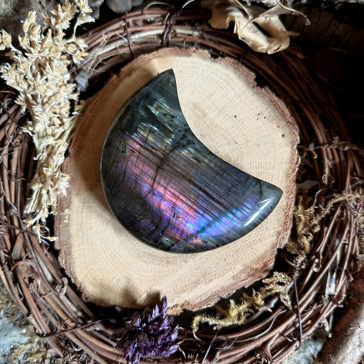 Lune en pierre — N°71 — Labradorite violette — 73 g