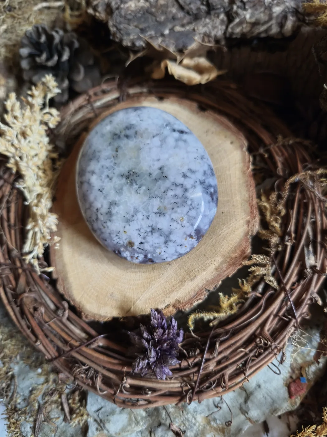 Galet de Merlinite — N°81 — 90 g